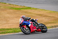 anglesey-no-limits-trackday;anglesey-photographs;anglesey-trackday-photographs;enduro-digital-images;event-digital-images;eventdigitalimages;no-limits-trackdays;peter-wileman-photography;racing-digital-images;trac-mon;trackday-digital-images;trackday-photos;ty-croes